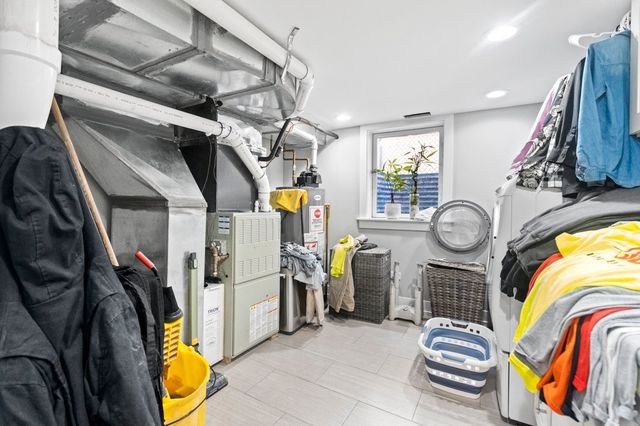 4919 S LONG Avenue, Chicago, IL 60638