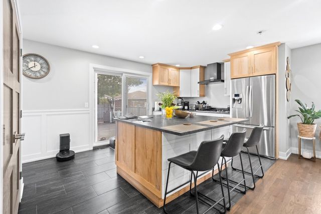 4919 S LONG Avenue, Chicago, IL 60638