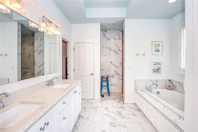 7501 Chadwick Court, Prairie Village, KS 66208