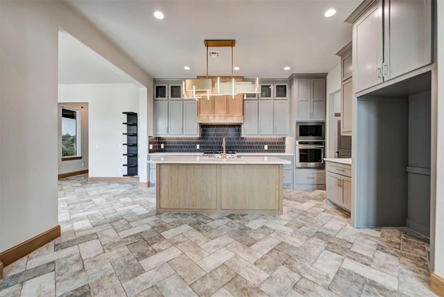 3387 Red Ridge Drive, Blanchard, OK 73010