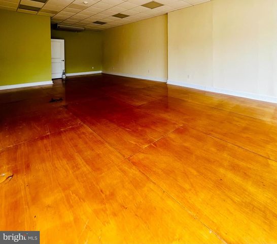 658 W LANCASTER AVE, Bryn Mawr, PA 19010