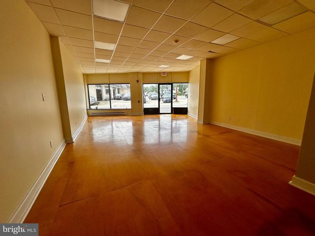 658 W LANCASTER AVE, Bryn Mawr, PA 19010