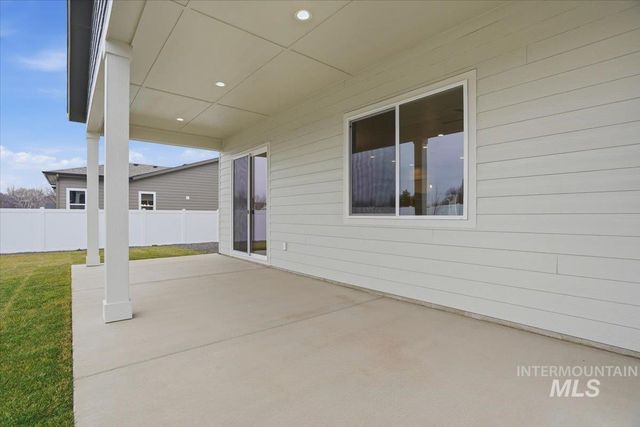 857 N Falling Water Way, Eagle, ID 83616