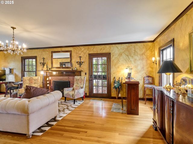 809 Ne EVANS St, Mc Minnville, OR 97128