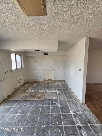 17446 N 8TH Avenue, Phoenix, AZ 85023
