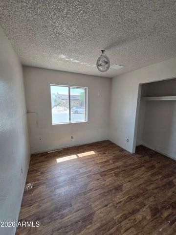 17446 N 8TH Avenue, Phoenix, AZ 85023