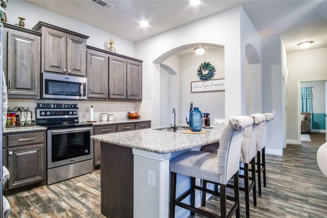 11724 Tuscarora Drive, Fort Worth, TX 76108