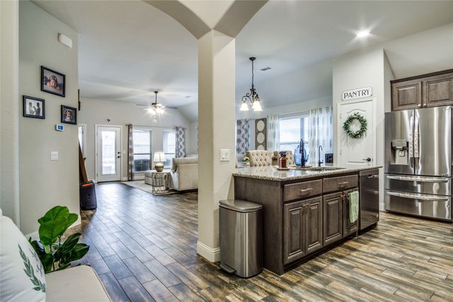 11724 Tuscarora Drive, Fort Worth, TX 76108