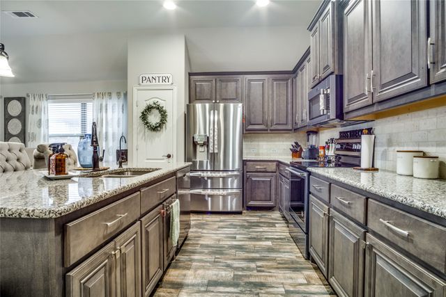 11724 Tuscarora Drive, Fort Worth, TX 76108