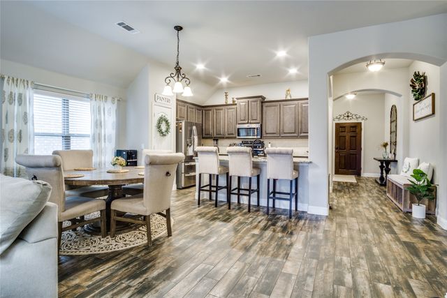 11724 Tuscarora Drive, Fort Worth, TX 76108