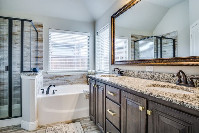 11724 Tuscarora Drive, Fort Worth, TX 76108