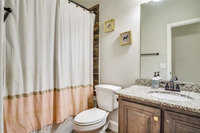 11724 Tuscarora Drive, Fort Worth, TX 76108