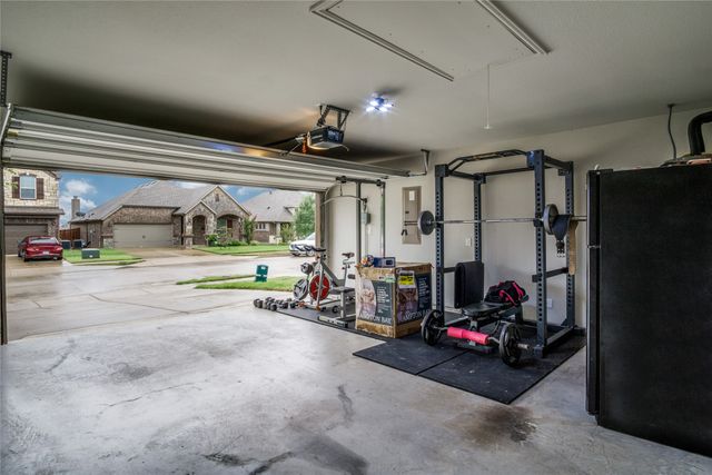 11724 Tuscarora Drive, Fort Worth, TX 76108