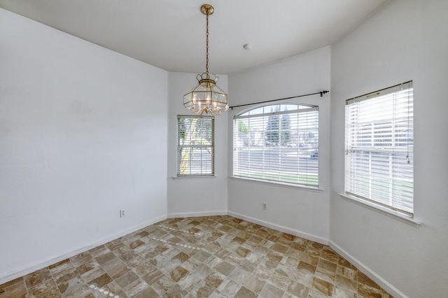 612 Hanson Avenue, Clovis, CA 93611