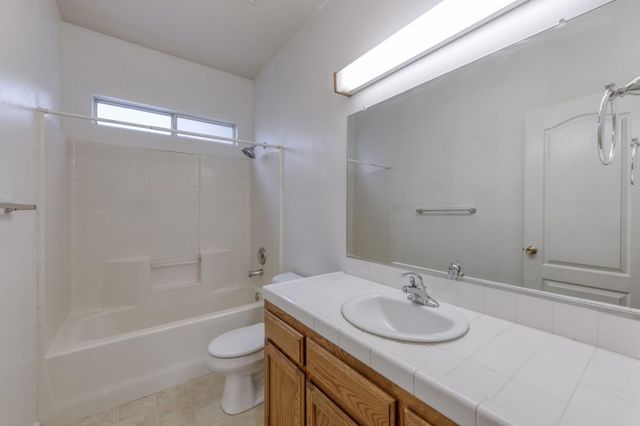 612 Hanson Avenue, Clovis, CA 93611