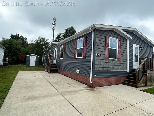9680 Townsquare Boulevard, Fenton, MI 48430