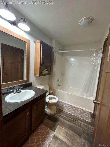 9680 Townsquare Boulevard, Fenton, MI 48430