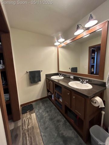9680 Townsquare Boulevard, Fenton, MI 48430