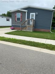 9680 Townsquare Boulevard, Fenton, MI 48430