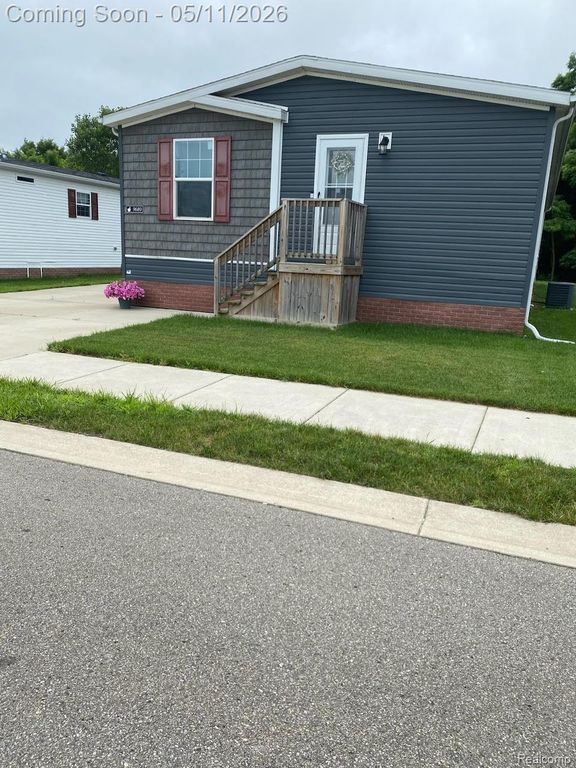 9680 Townsquare Boulevard, Fenton, MI 48430