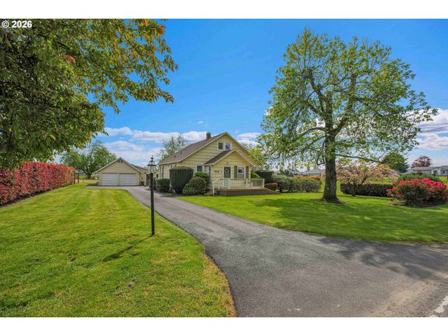 2146 N HOLLY St, Canby, OR 97013
