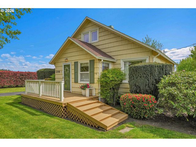 2146 N HOLLY St, Canby, OR 97013