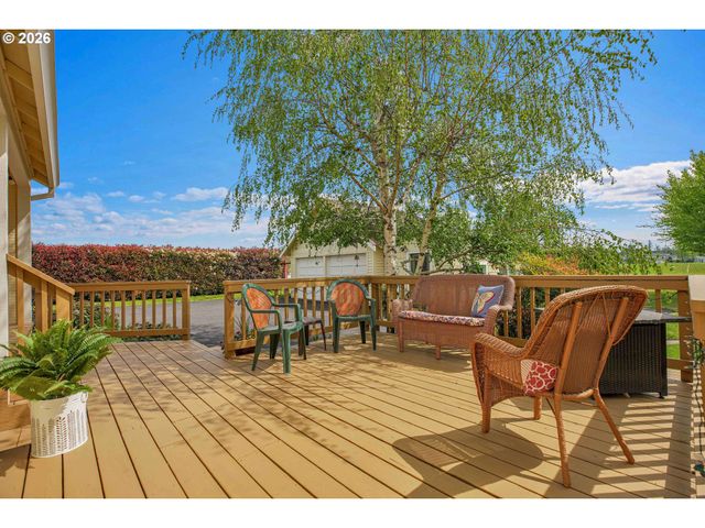2146 N HOLLY St, Canby, OR 97013