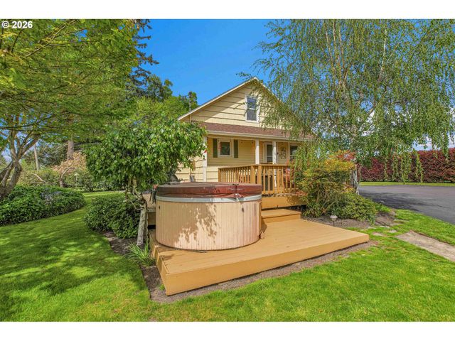 2146 N HOLLY St, Canby, OR 97013