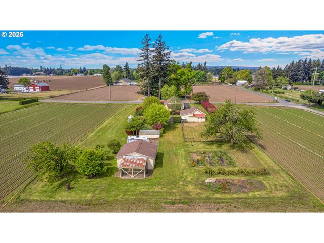 2146 N HOLLY St, Canby, OR 97013