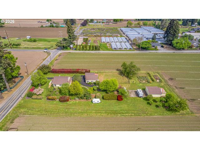 2146 N HOLLY St, Canby, OR 97013