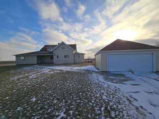3905 160 1/2 Avenue SE, Casselton, ND 58059