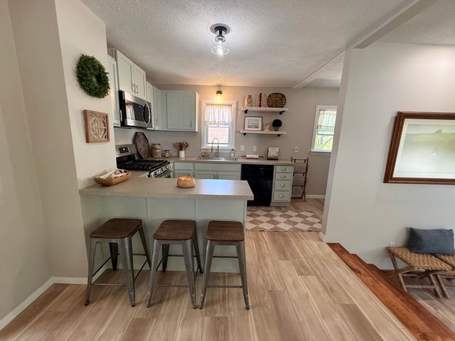 3913 EAST Avenue, Erie, PA 16504