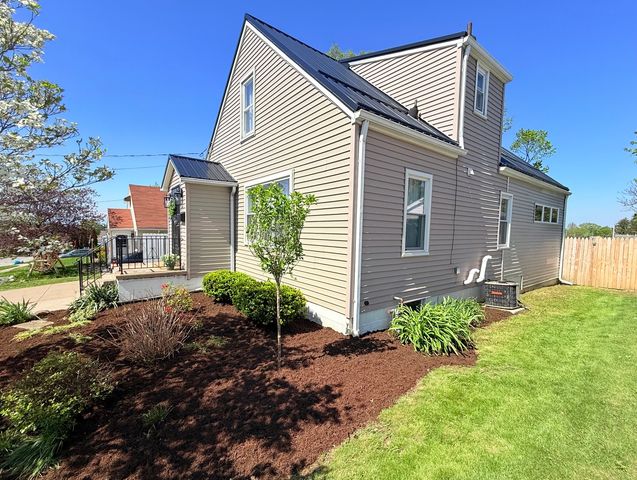 3913 EAST Avenue, Erie, PA 16504