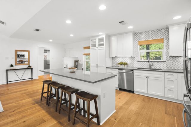 4602 Trail Crest CIR, Austin, TX 78735