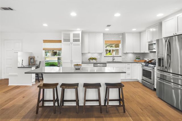 4602 Trail Crest CIR, Austin, TX 78735