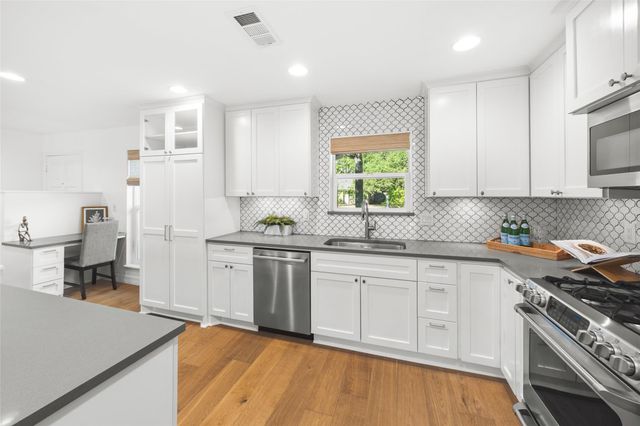 4602 Trail Crest CIR, Austin, TX 78735