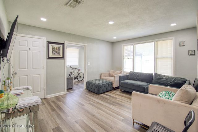 5418 MINOSA Court, Jacksonville, FL 32209
