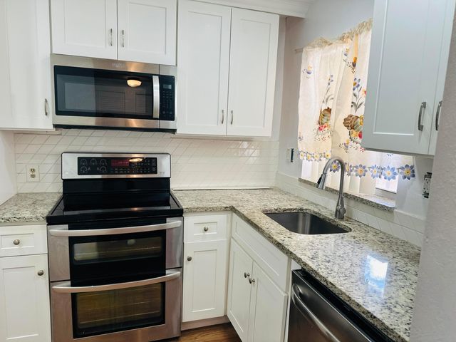 9900 Sunrise Lakes Boulevard 201, Sunrise, FL 33322