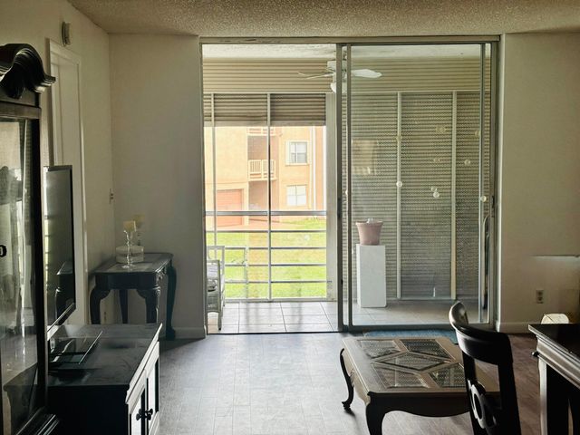 9900 Sunrise Lakes Boulevard 201, Sunrise, FL 33322