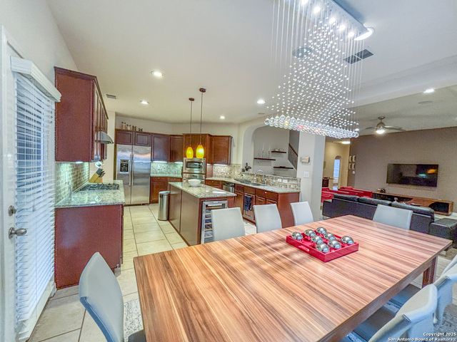 25010 Buttermilk Ln, San Antonio, TX 78255