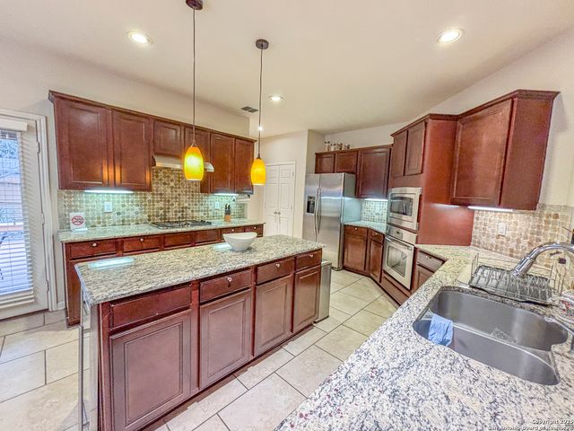 25010 Buttermilk Ln, San Antonio, TX 78255