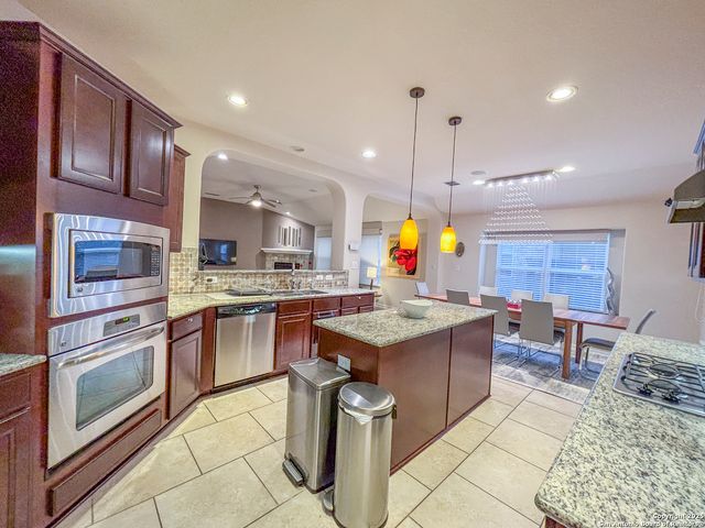 25010 Buttermilk Ln, San Antonio, TX 78255