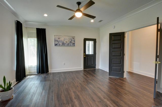 245 Marion Dr, Baton Rouge, LA 70806