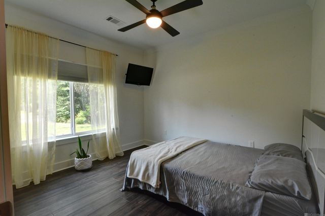 245 Marion Dr, Baton Rouge, LA 70806