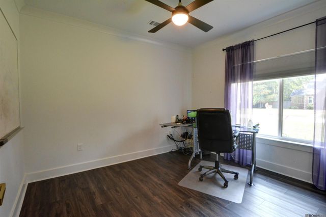 245 Marion Dr, Baton Rouge, LA 70806