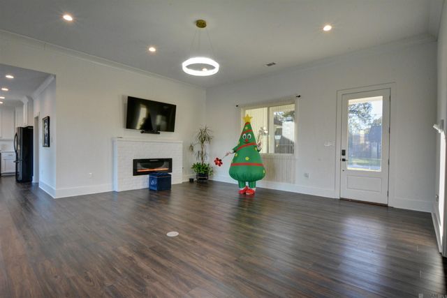 245 Marion Dr, Baton Rouge, LA 70806