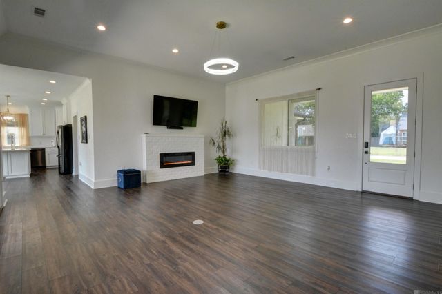 245 Marion Dr, Baton Rouge, LA 70806