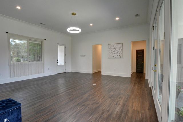 245 Marion Dr, Baton Rouge, LA 70806