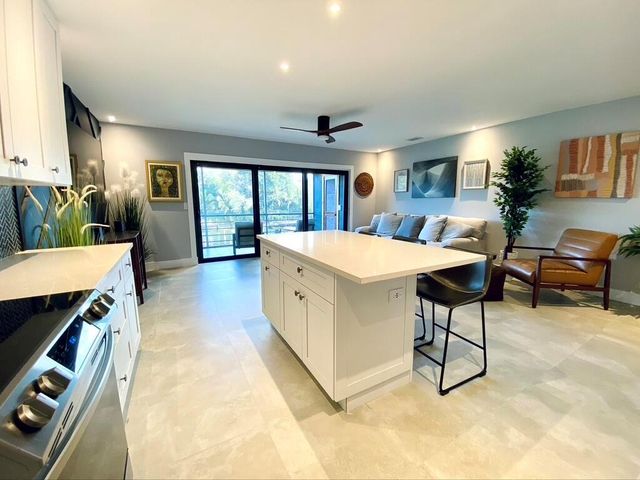 342 Southwind Drive 205, North Palm Beach, FL 33408