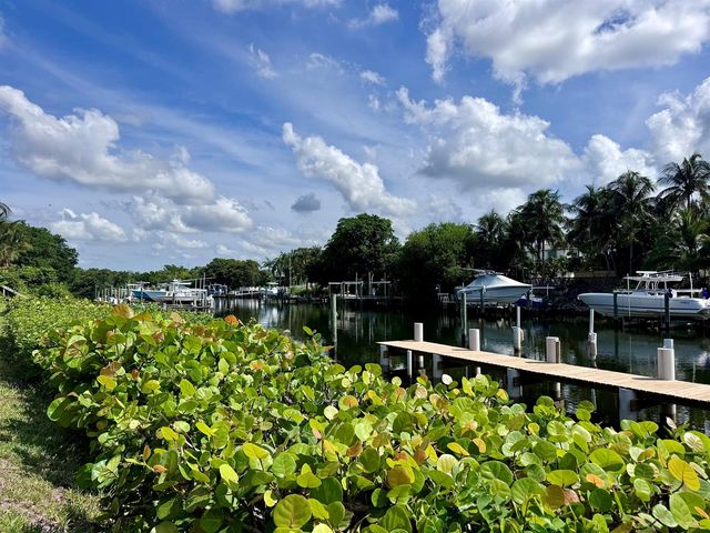 342 Southwind Drive 205, North Palm Beach, FL 33408